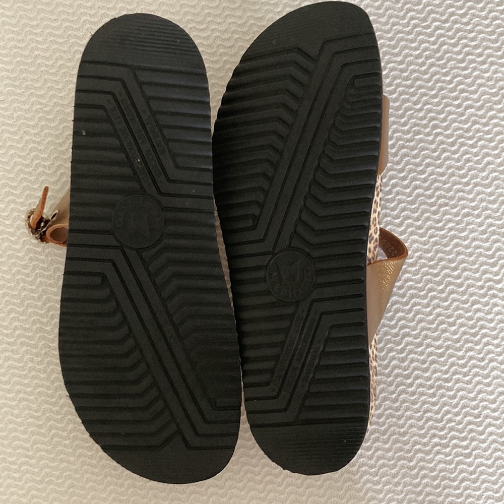 Mephisto Size 37 metallic gold Cheetah 🐆 print with rhinestones - Picture 7 of 10